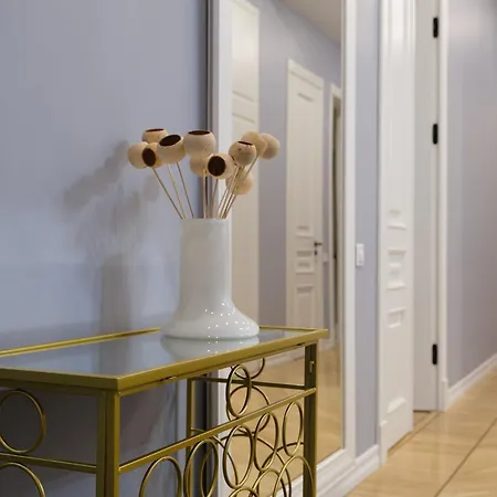 Miro Skolas Exclusive - Spacious Chic, Free Parking Riga