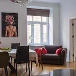 شقة Miro Skolas Exclusive - Spacious Chic, Free Parking *