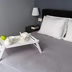 Apartment Miro Skolas Exclusive - Spacious Chic, Free Parking