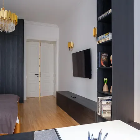 Miro Skolas Exclusive - Spacious Chic, Free Parking