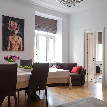 Miro Skolas Exclusive - Spacious Chic, Free Parking Διαμέρισμα *