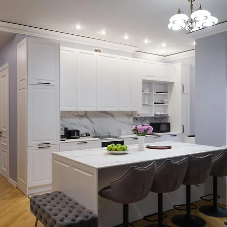 Miro Skolas Exclusive - Spacious Chic, Free Parking *