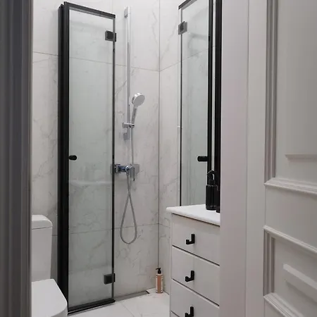 Miro Skolas Exclusive - Spacious Chic, Free Parking * Ρίγα