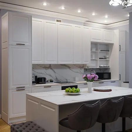 Miro Skolas Exclusive - Spacious Chic, Free Parking ريغا