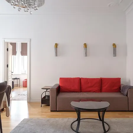 Miro Skolas Exclusive - Spacious Chic, Free Parking Apartmán *