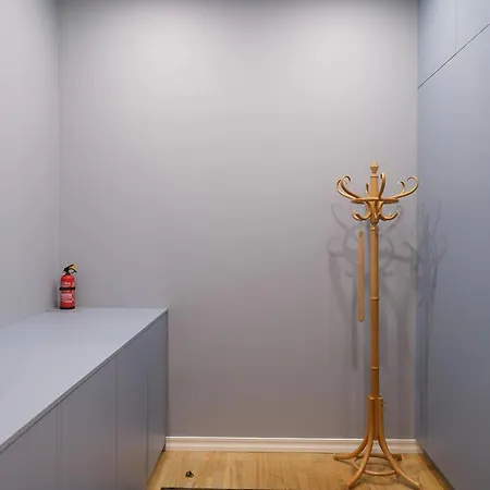 Miro Skolas Exclusive - Spacious Chic, Free Parking شقة *