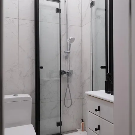 شقة Miro Skolas Exclusive - Spacious Chic, Free Parking *