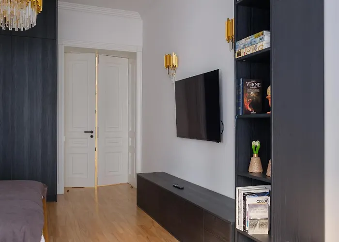 Miro Skolas Exclusive - Spacious Chic, Free Parking