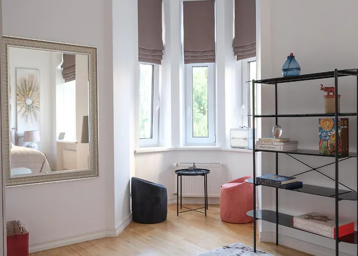 Apartment Miro Skolas Exclusive - Spacious Chic, Free Parking *