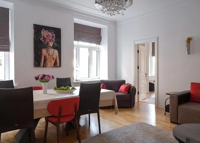 Miro Skolas Exclusive - Spacious Chic, Free Parking * Riga