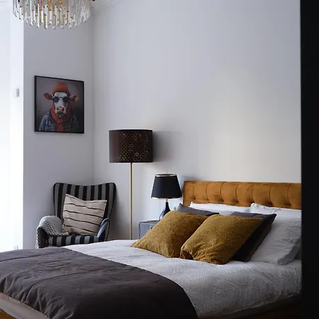 Miro Skolas Exclusive - Spacious Chic, Free Parking *