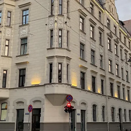 Miro Skolas Exclusive - Spacious Chic, Free Parking Apartman *