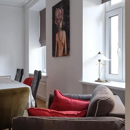 Miro Skolas Exclusive - Spacious Chic, Free Parking Riga