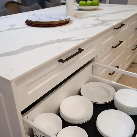 Apartman Miro Skolas Exclusive - Spacious Chic, Free Parking Riga