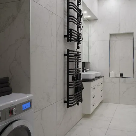 Miro Skolas Exclusive - Spacious Chic, Free Parking *